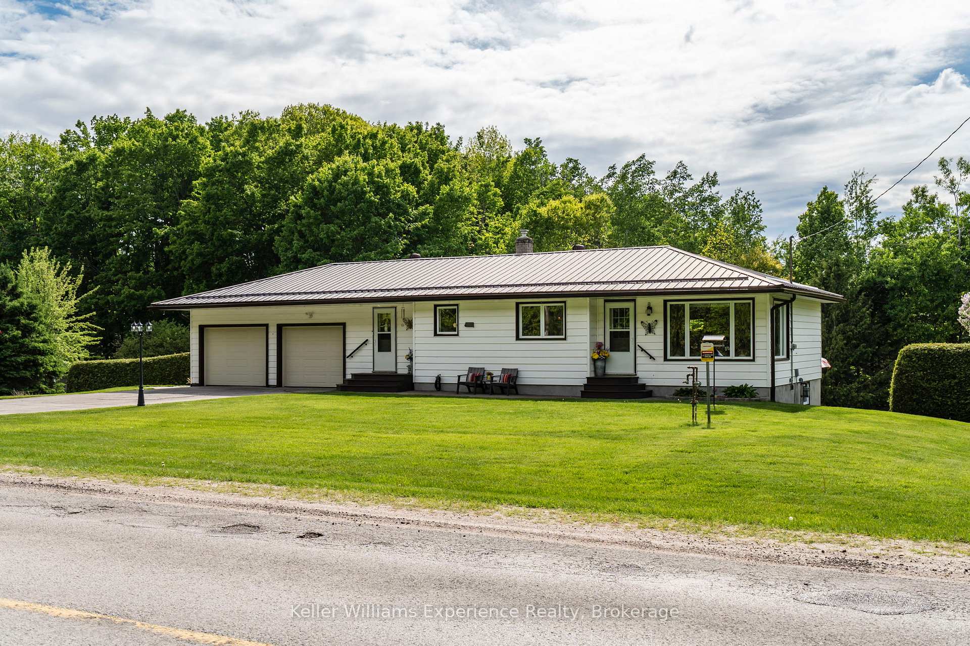 Photo 2 of 450 Concession 11 Road E, Tiny, Rural Tiny — HOMEH