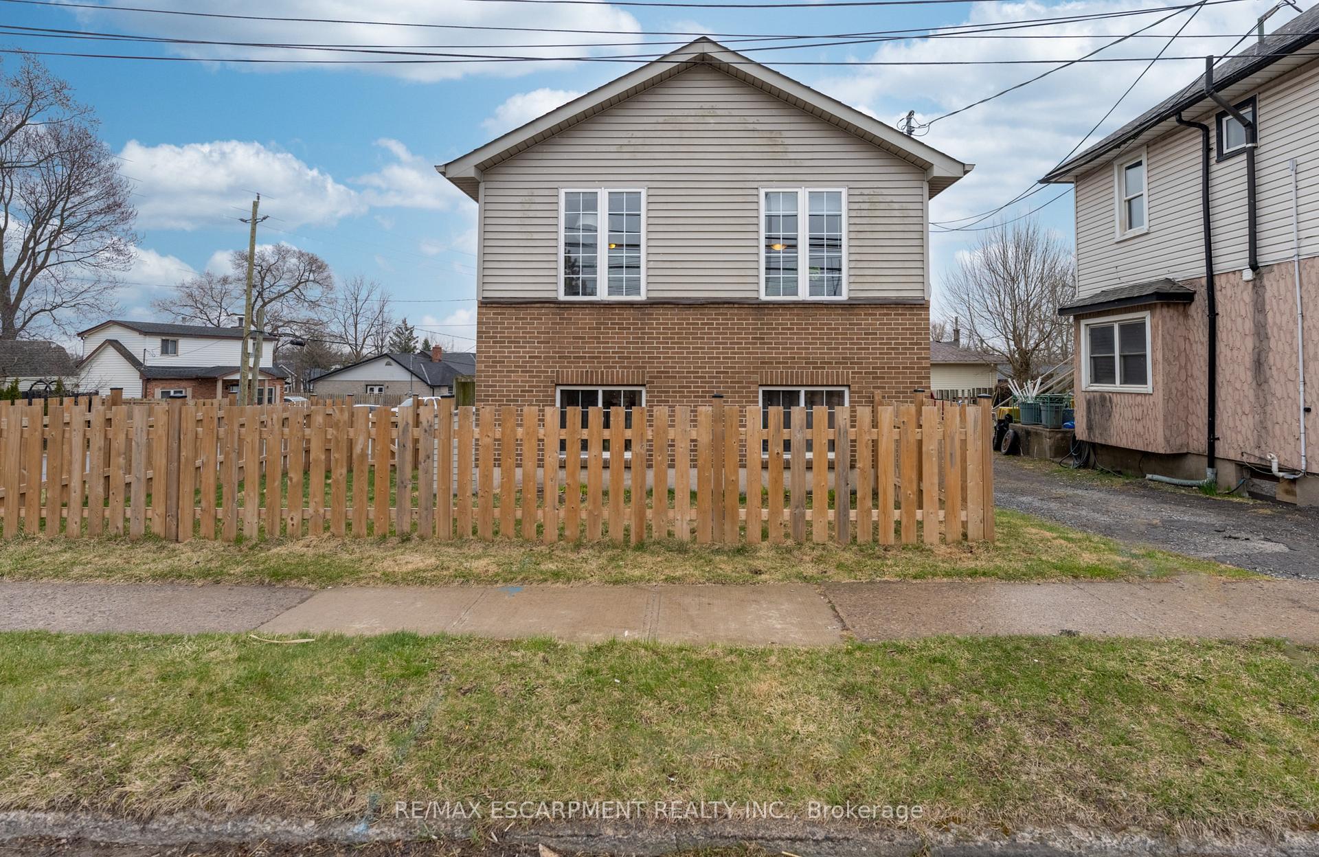 Photo 2 of 103 Morton Street, Thorold, Allanburg/Thorold South — HOMEH