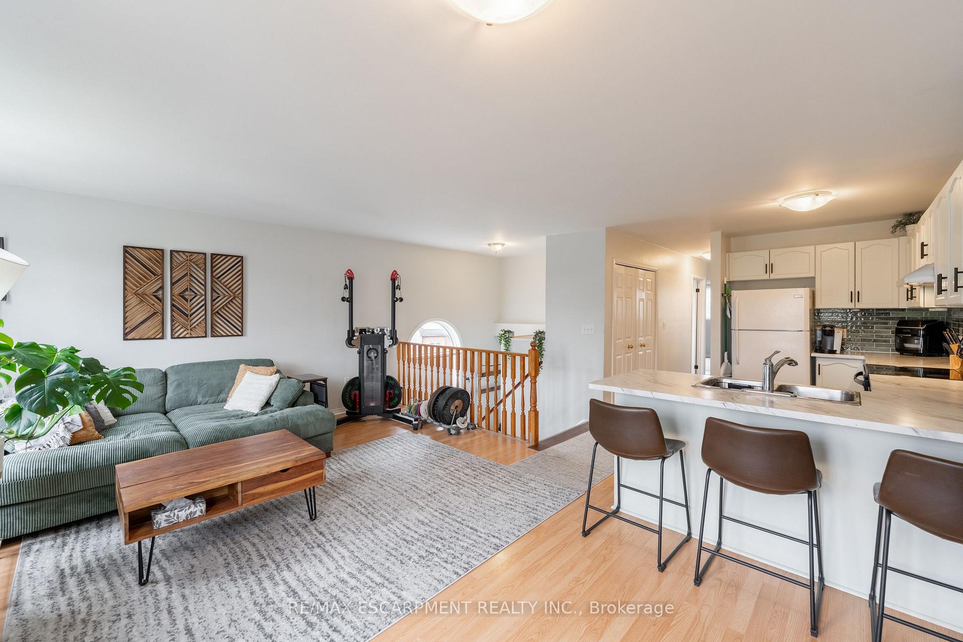 Photo 4 of 103 Morton Street, Thorold, Allanburg/Thorold South — HOMEH