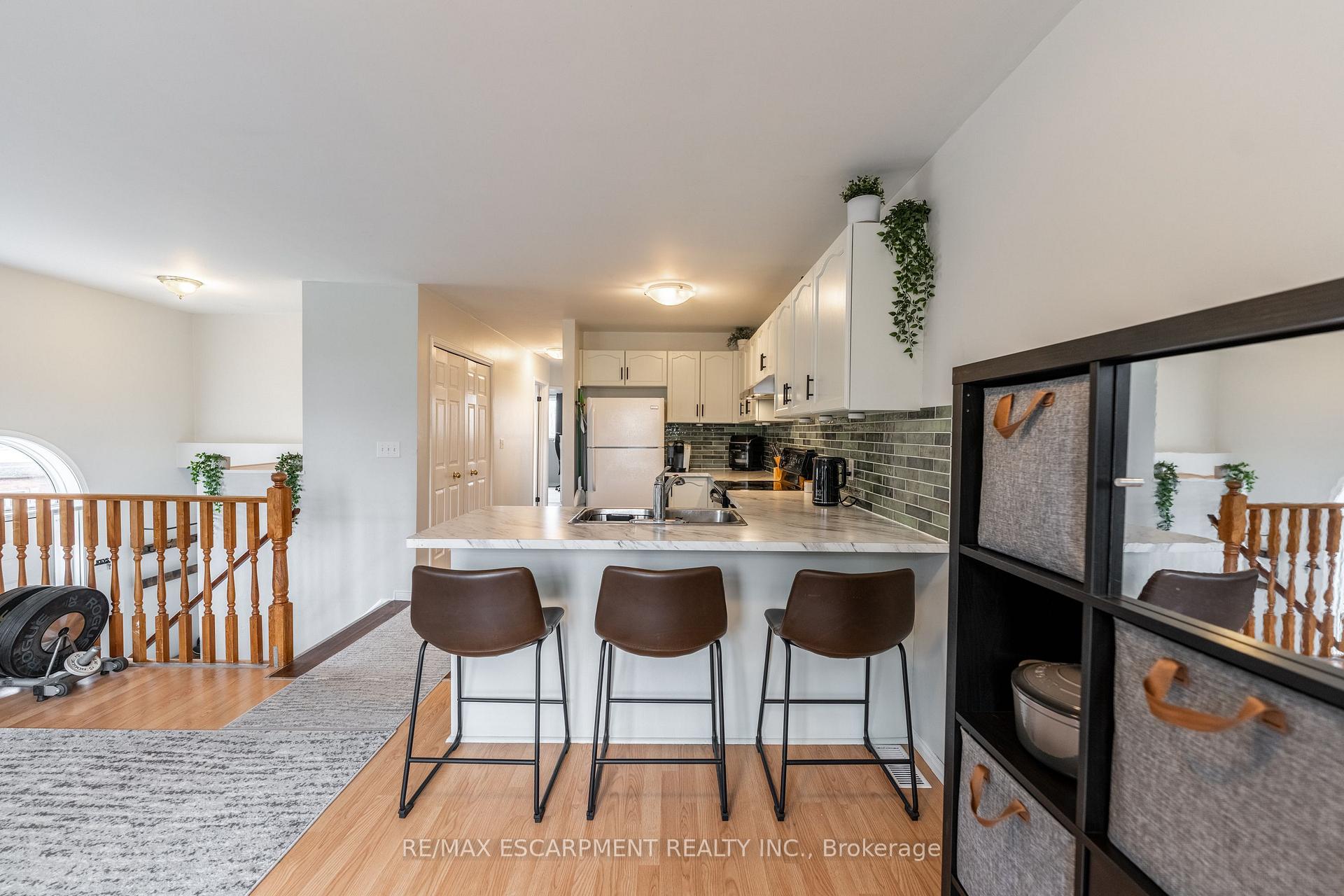 Photo 5 of 103 Morton Street, Thorold, Allanburg/Thorold South — HOMEH