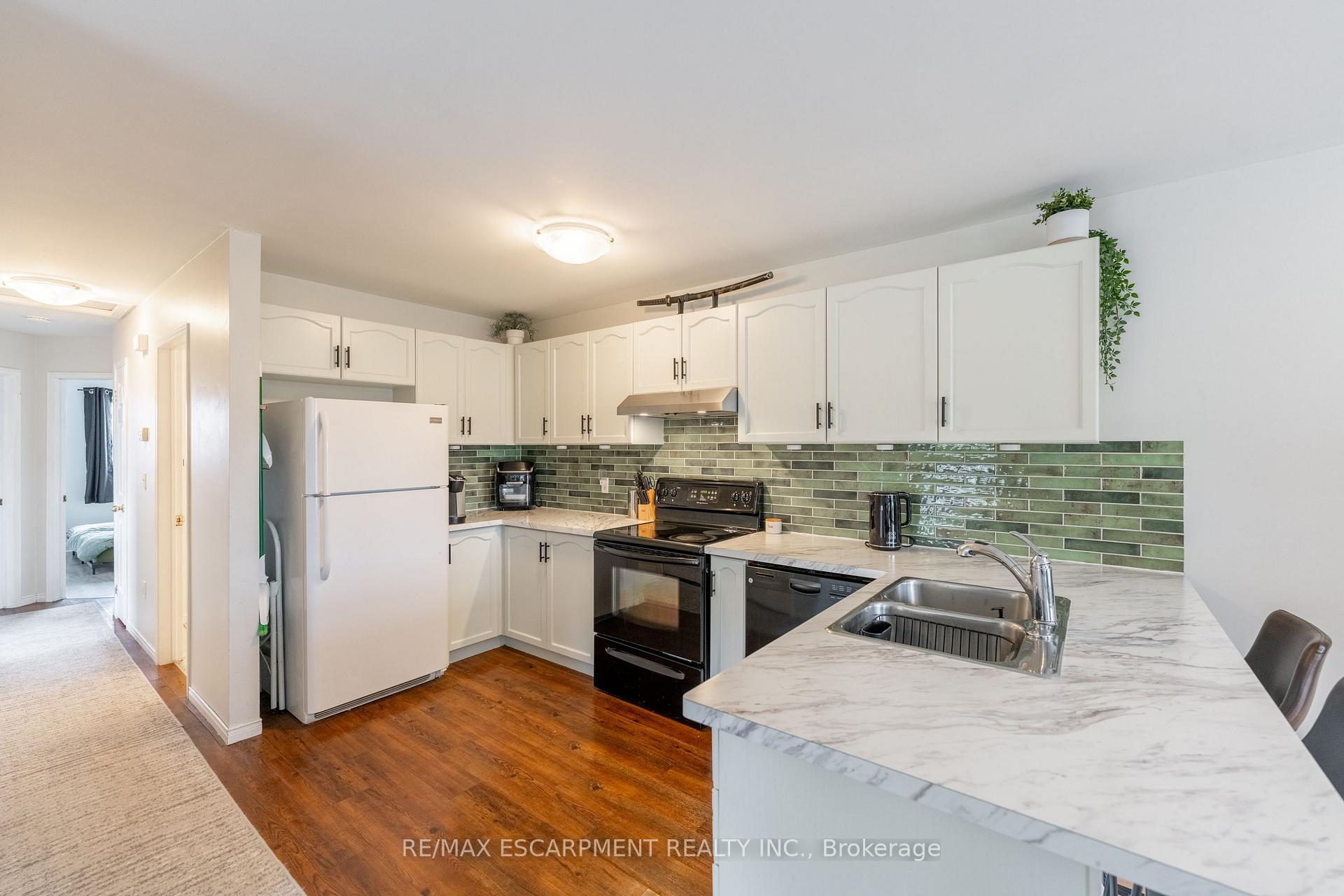 Photo 10 of 103 Morton Street, Thorold, Allanburg/Thorold South — HOMEH