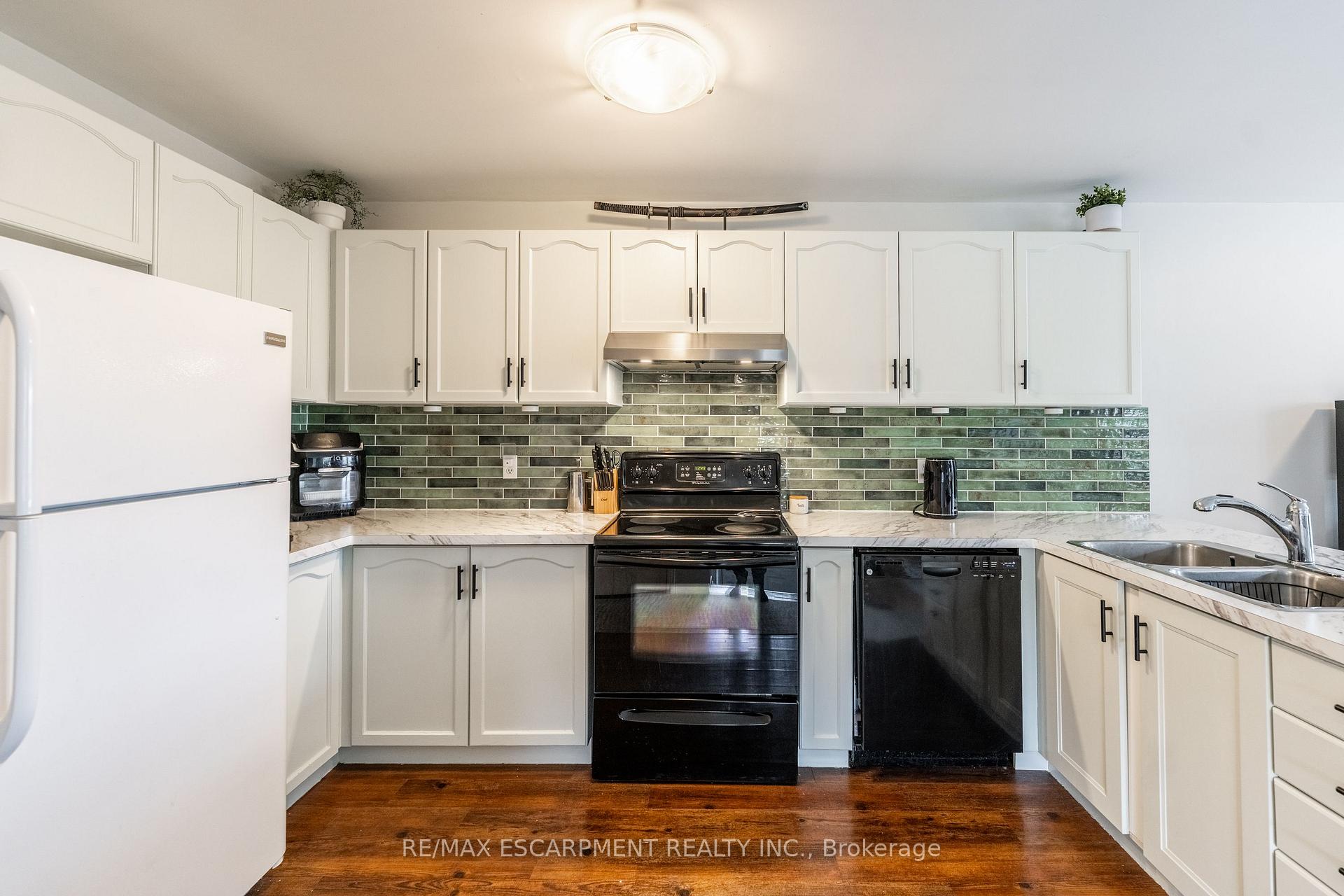 Photo 11 of 103 Morton Street, Thorold, Allanburg/Thorold South — HOMEH