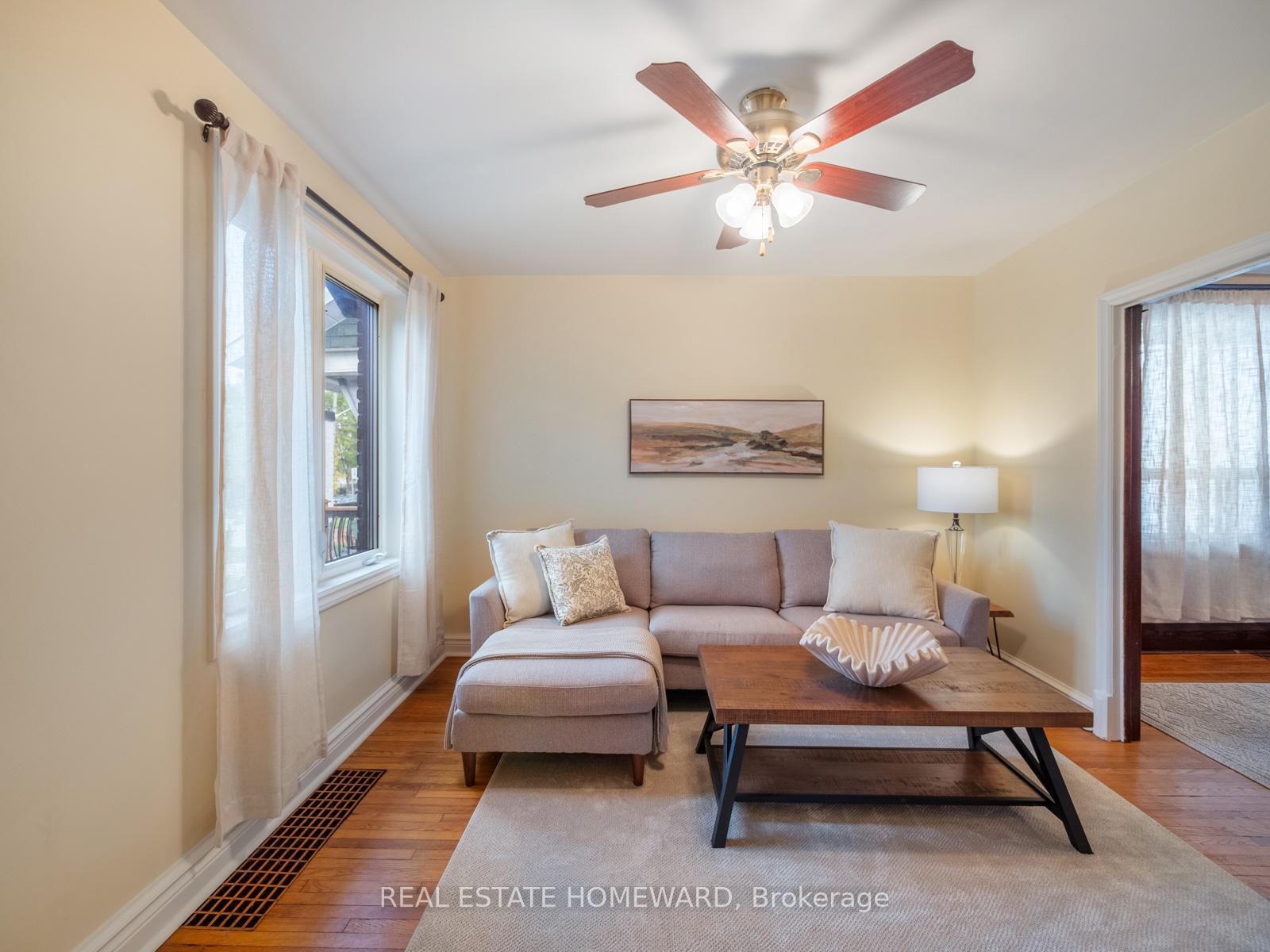 Photo 5 of 5 Northview Avenue, Scarborough, Birchcliffe-Cliffside — HOMEH