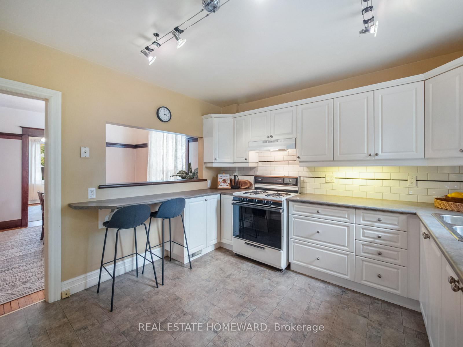Photo 10 of 5 Northview Avenue, Scarborough, Birchcliffe-Cliffside — HOMEH