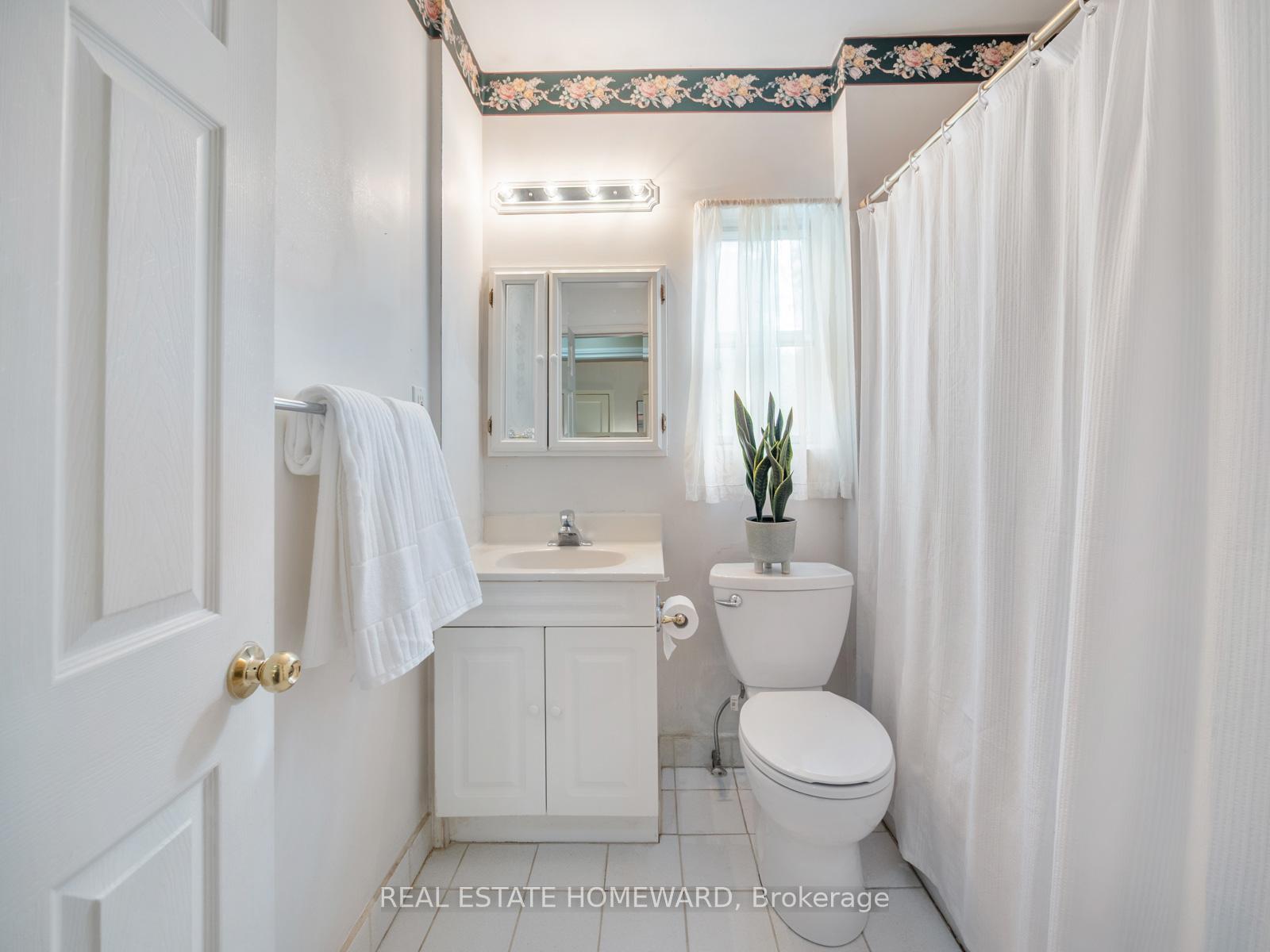 Photo 12 of 5 Northview Avenue, Scarborough, Birchcliffe-Cliffside — HOMEH