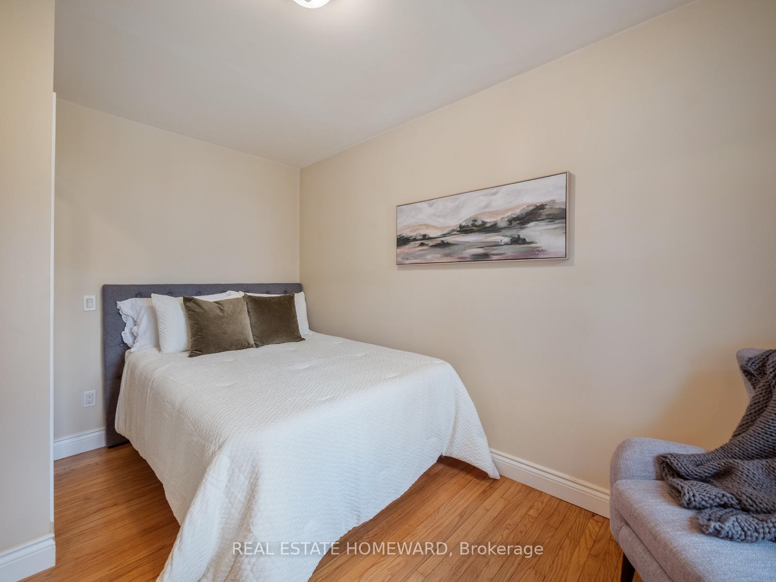 Photo 13 of 5 Northview Avenue, Scarborough, Birchcliffe-Cliffside — HOMEH