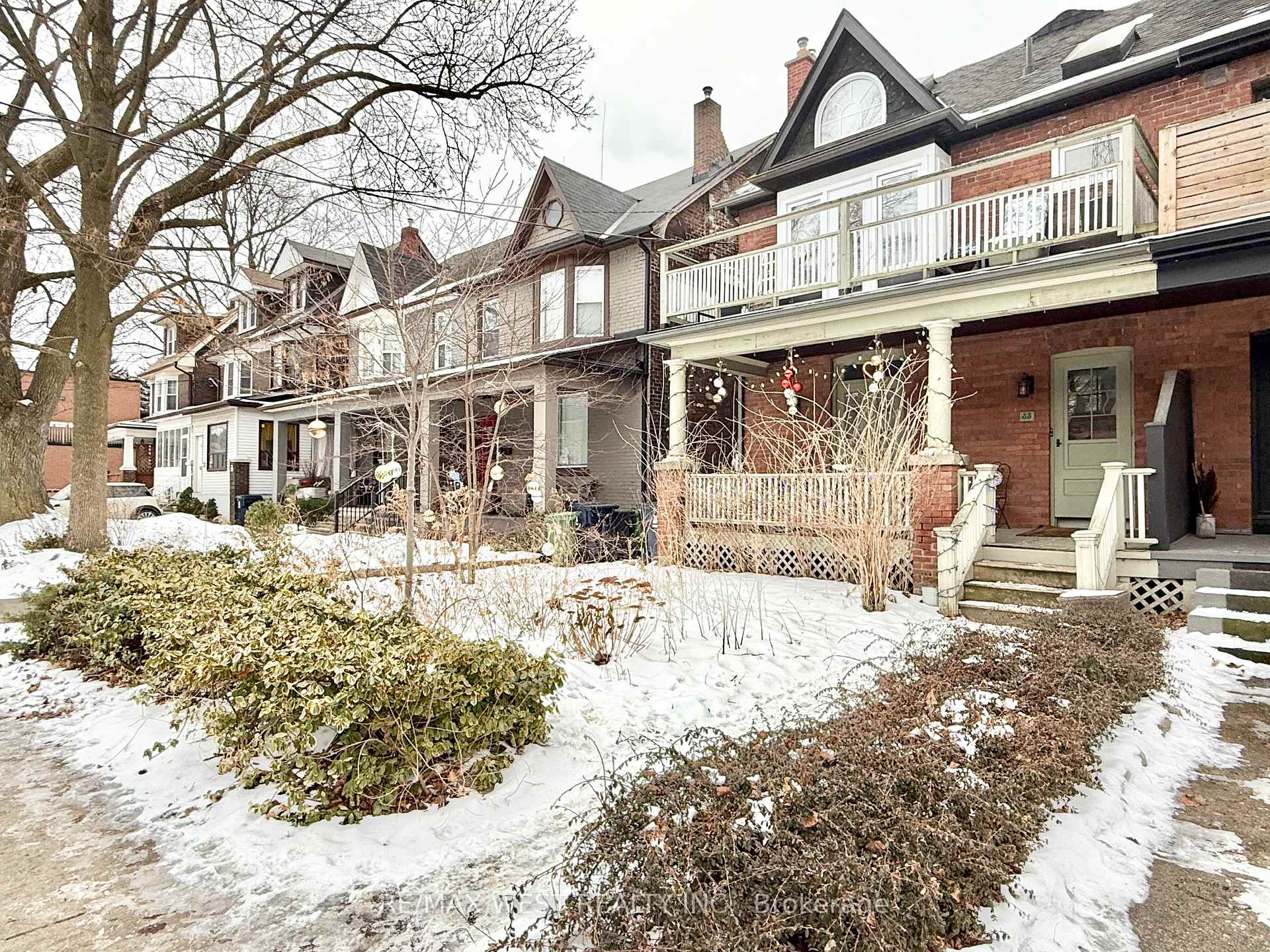 Front of Unit 2nd & 3rd Floor, 33 Sandford Avenue
