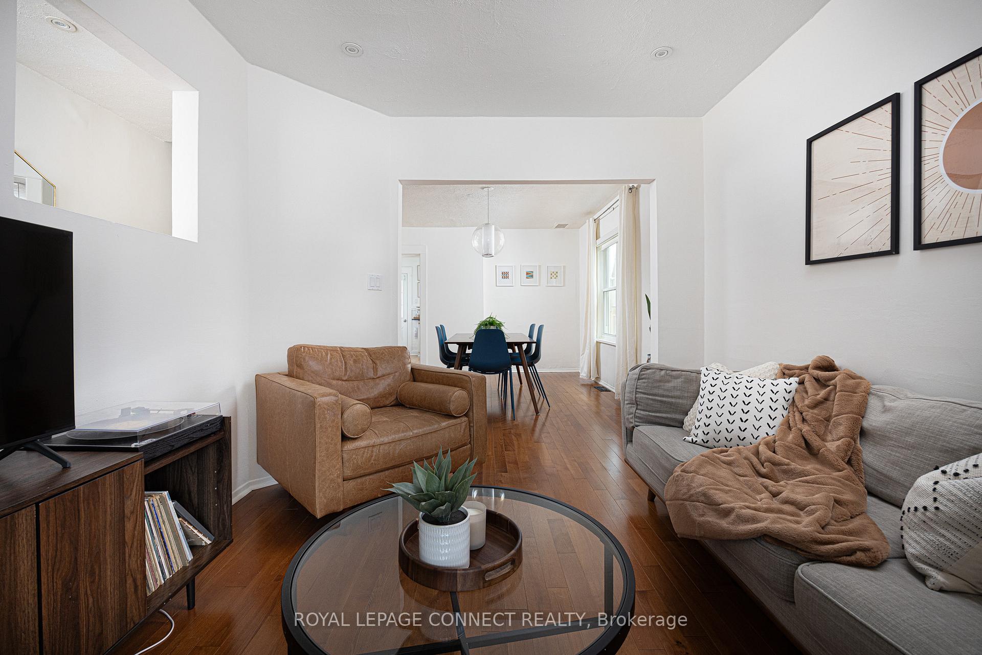 Photo 13 of 3 Orley Avenue, Toronto, Woodbine-Lumsden — HOMEH