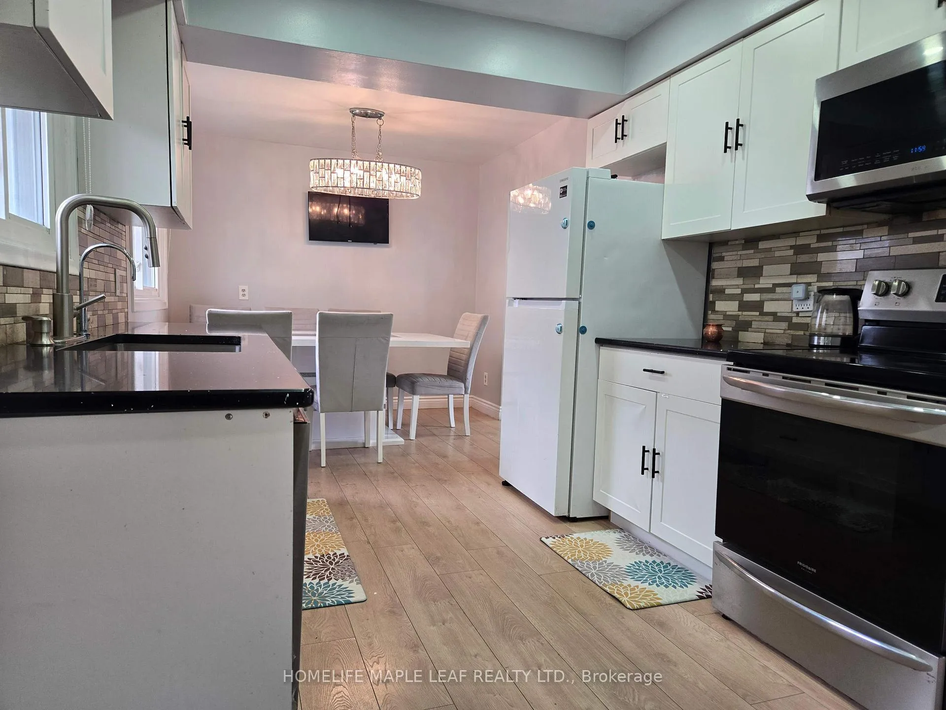 Photo 6 of 261 Overlea Drive, Kitchener, Victoria Hills — HOMEH