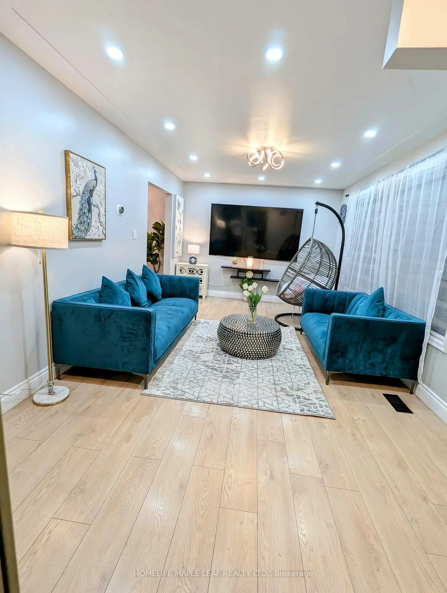 Photo 11 of 261 Overlea Drive, Kitchener, Victoria Hills — HOMEH
