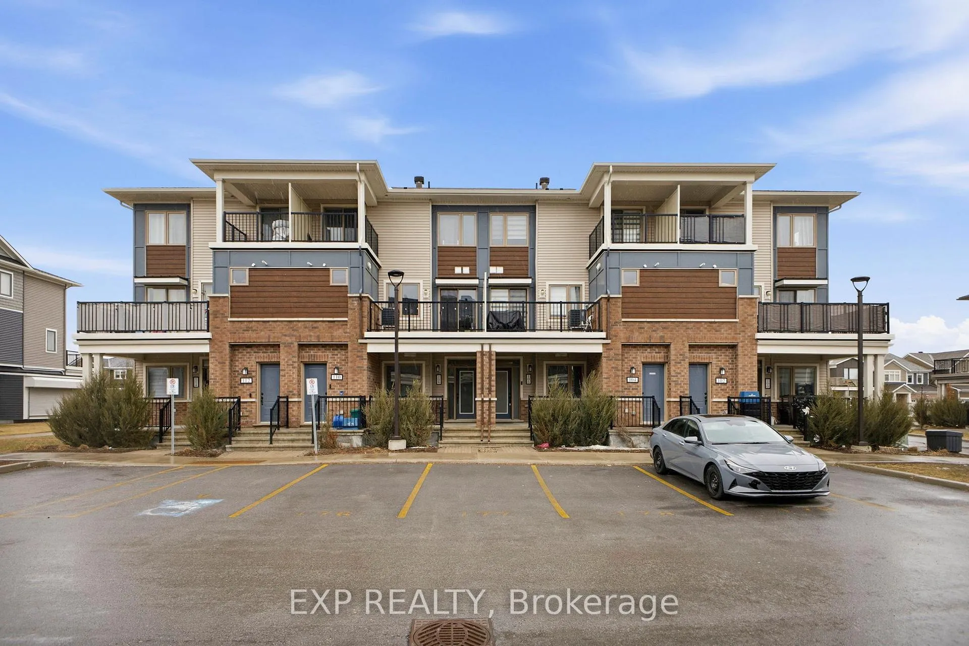 Photo 1 of 106 Lapland Private, Ottawa, Kanata - Emerald Meadows/Trailwest — HOMEH