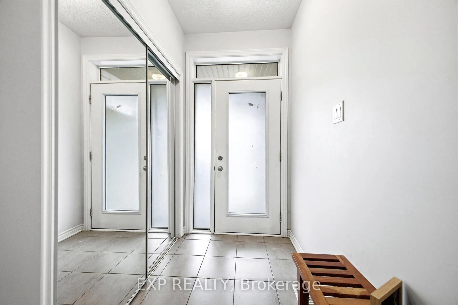 Photo 5 of 106 Lapland Private, Ottawa, Kanata - Emerald Meadows/Trailwest — HOMEH