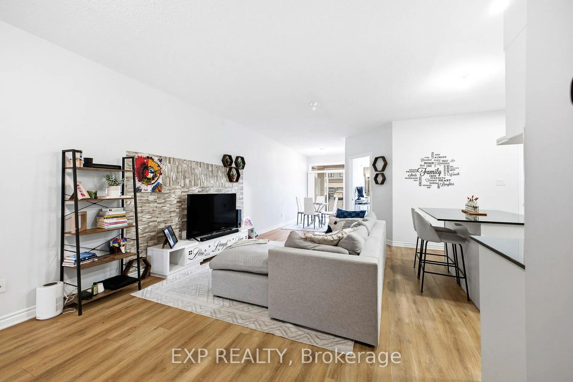 Photo 7 of 106 Lapland Private, Ottawa, Kanata - Emerald Meadows/Trailwest — HOMEH