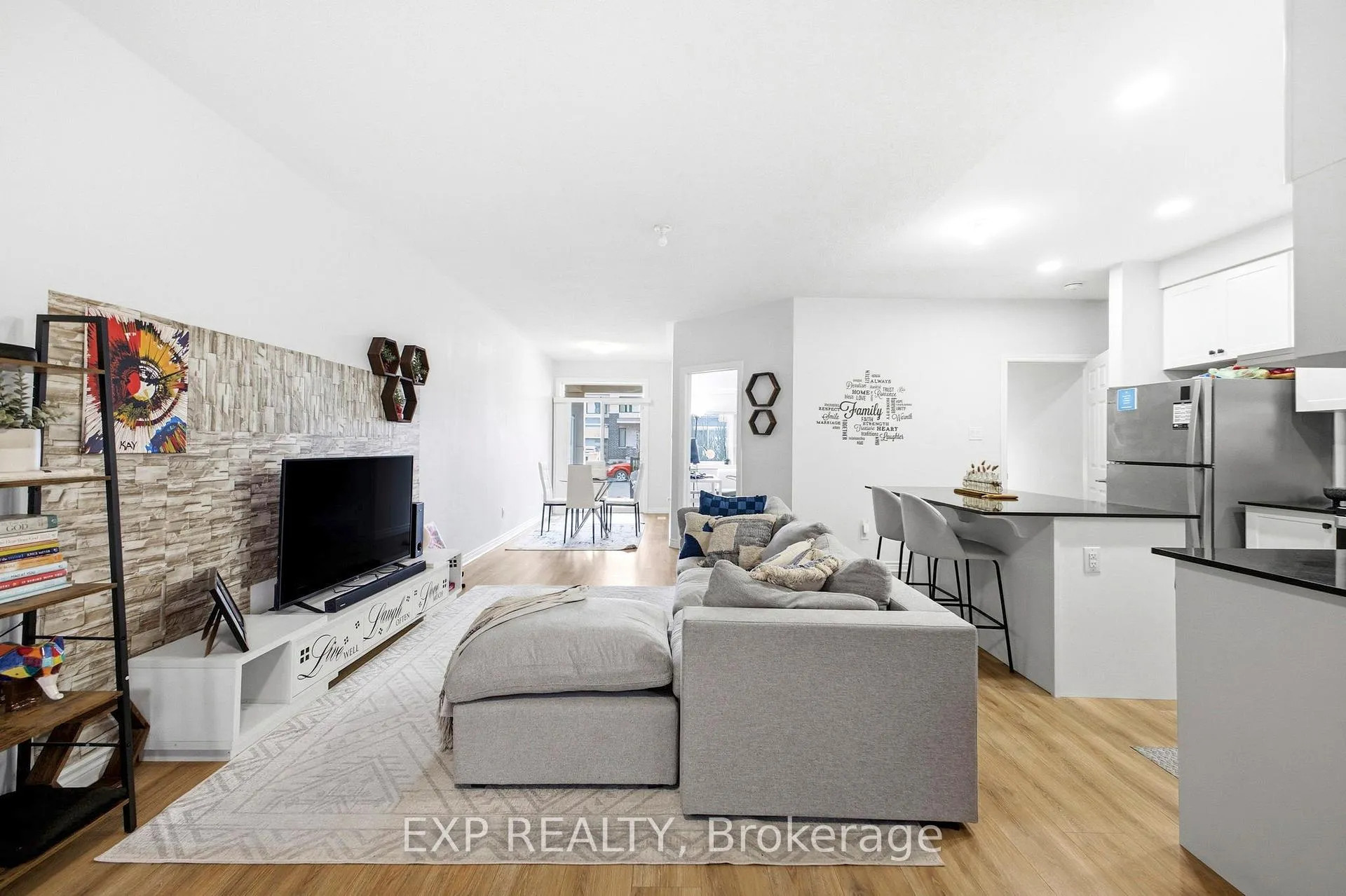 Photo 8 of 106 Lapland Private, Ottawa, Kanata - Emerald Meadows/Trailwest — HOMEH