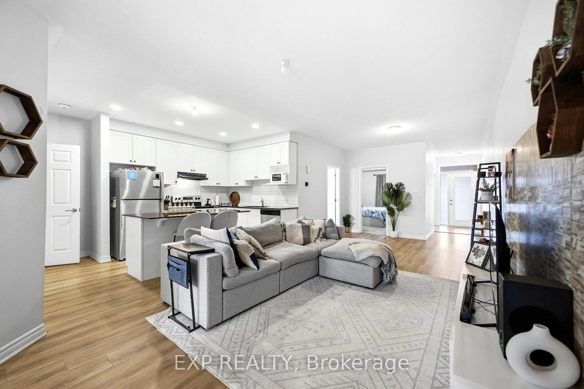 Photo 11 of 106 Lapland Private, Ottawa, Kanata - Emerald Meadows/Trailwest — HOMEH