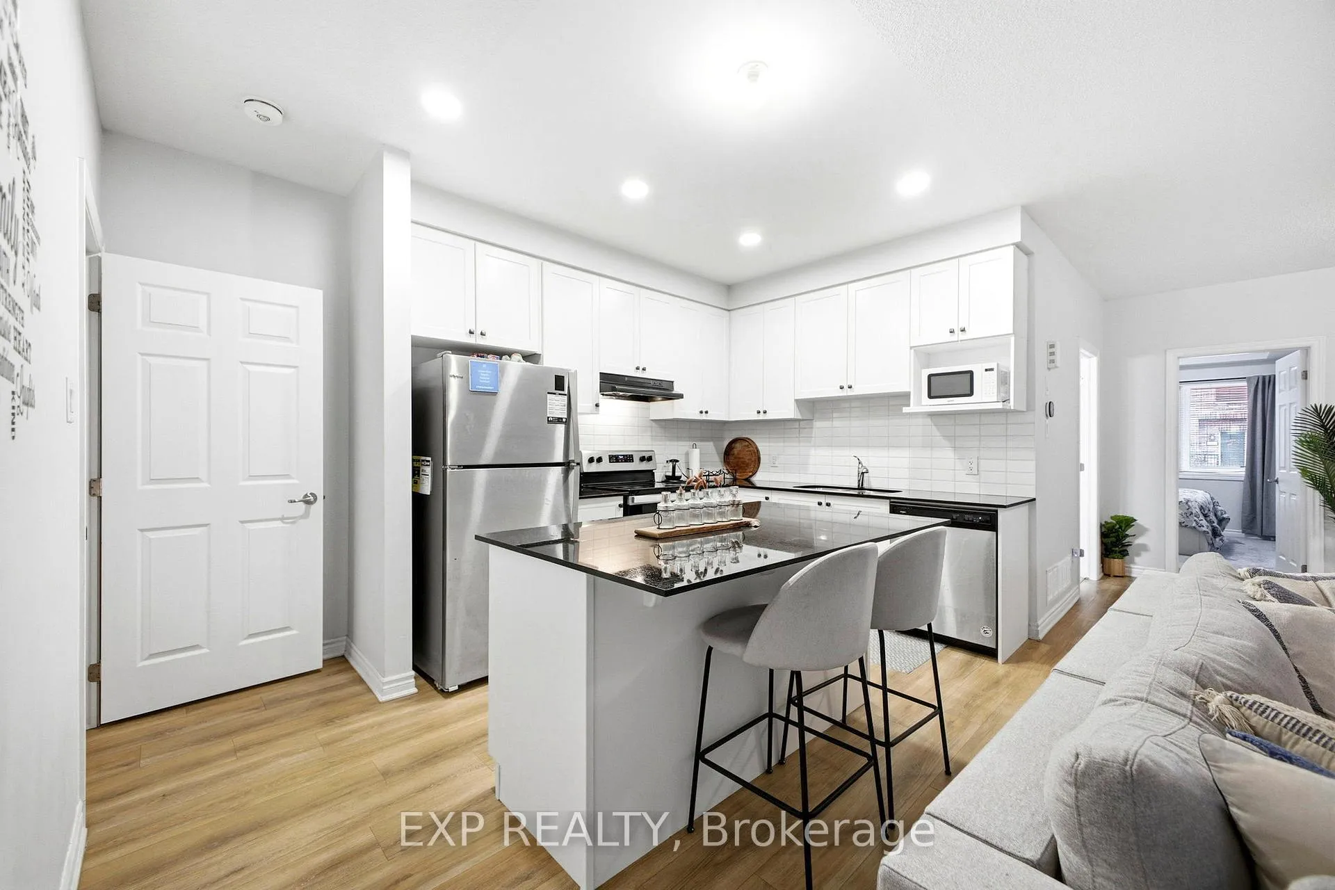 Photo 14 of 106 Lapland Private, Ottawa, Kanata - Emerald Meadows/Trailwest — HOMEH