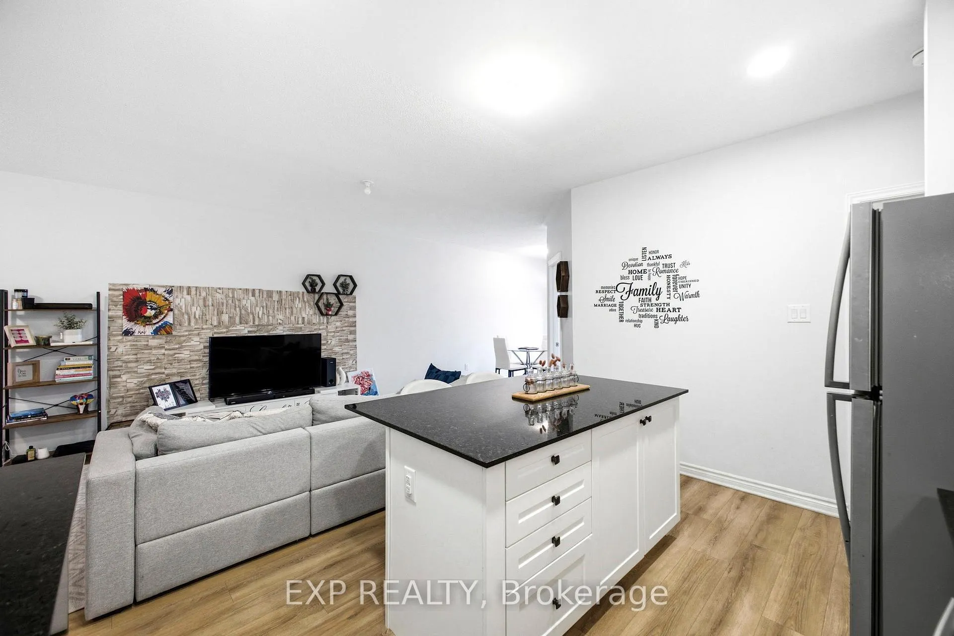 Photo 16 of 106 Lapland Private, Ottawa, Kanata - Emerald Meadows/Trailwest — HOMEH