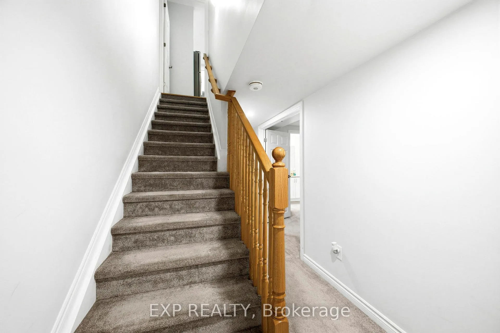 Photo 27 of 106 Lapland Private, Ottawa, Kanata - Emerald Meadows/Trailwest — HOMEH