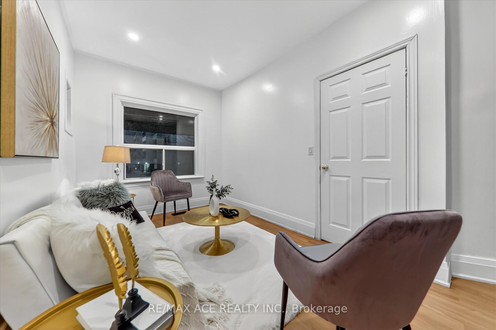 Photo 7 of 3 Macey Avenue, Scarborough, Oakridge — HOMEH