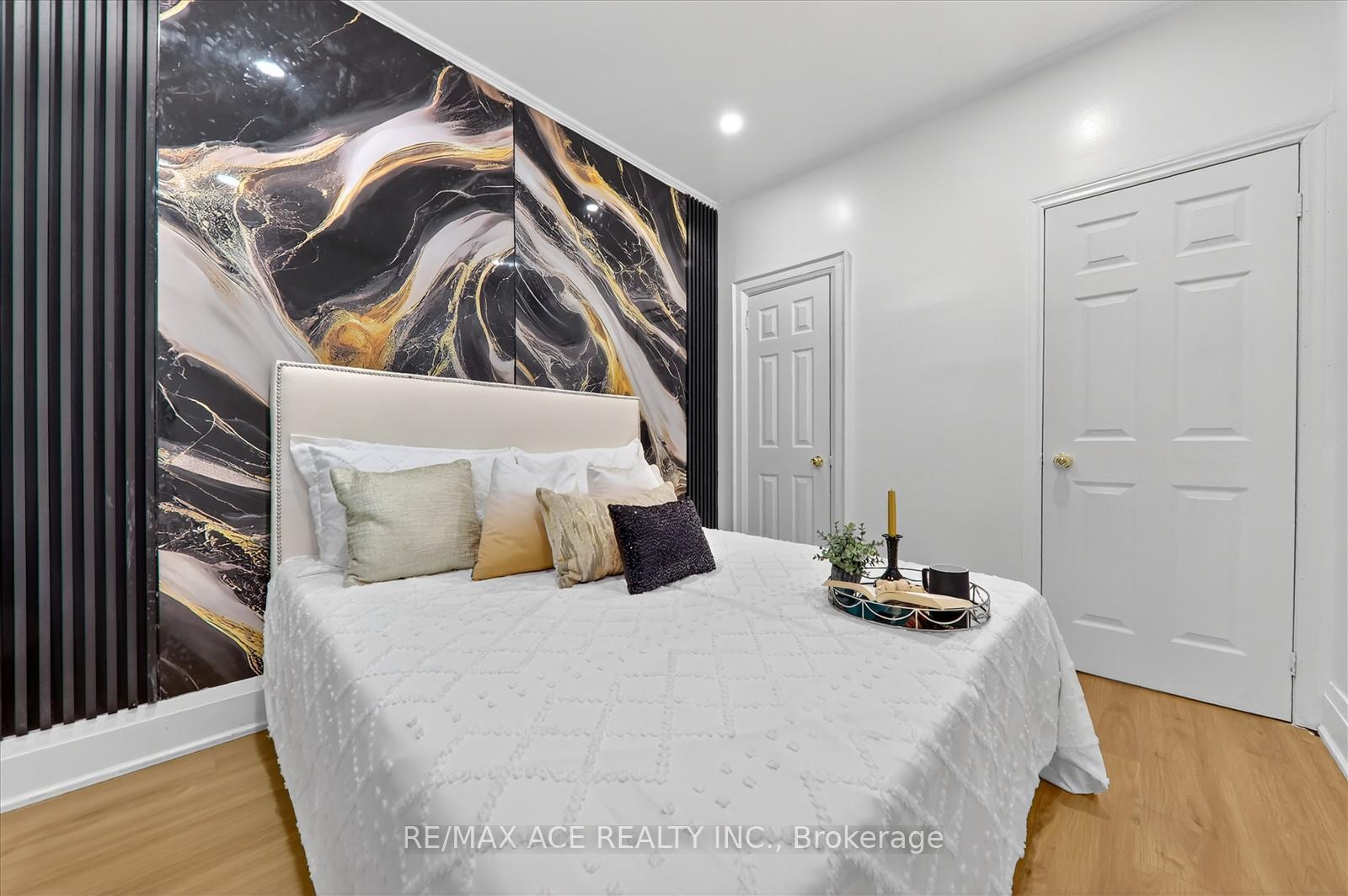 Photo 9 of 3 Macey Avenue, Scarborough, Oakridge — HOMEH