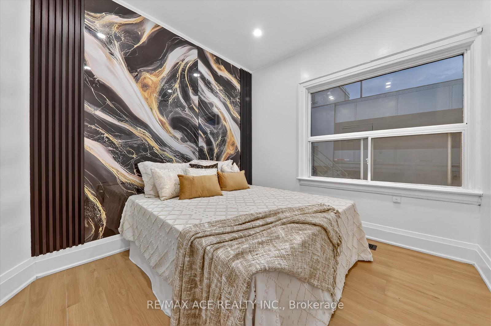 Photo 12 of 3 Macey Avenue, Scarborough, Oakridge — HOMEH