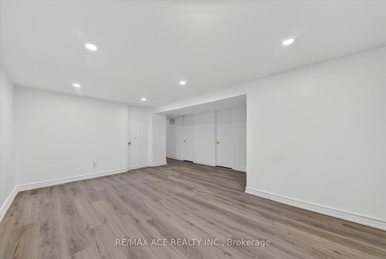 Photo 24 of 3 Macey Avenue, Scarborough, Oakridge — HOMEH