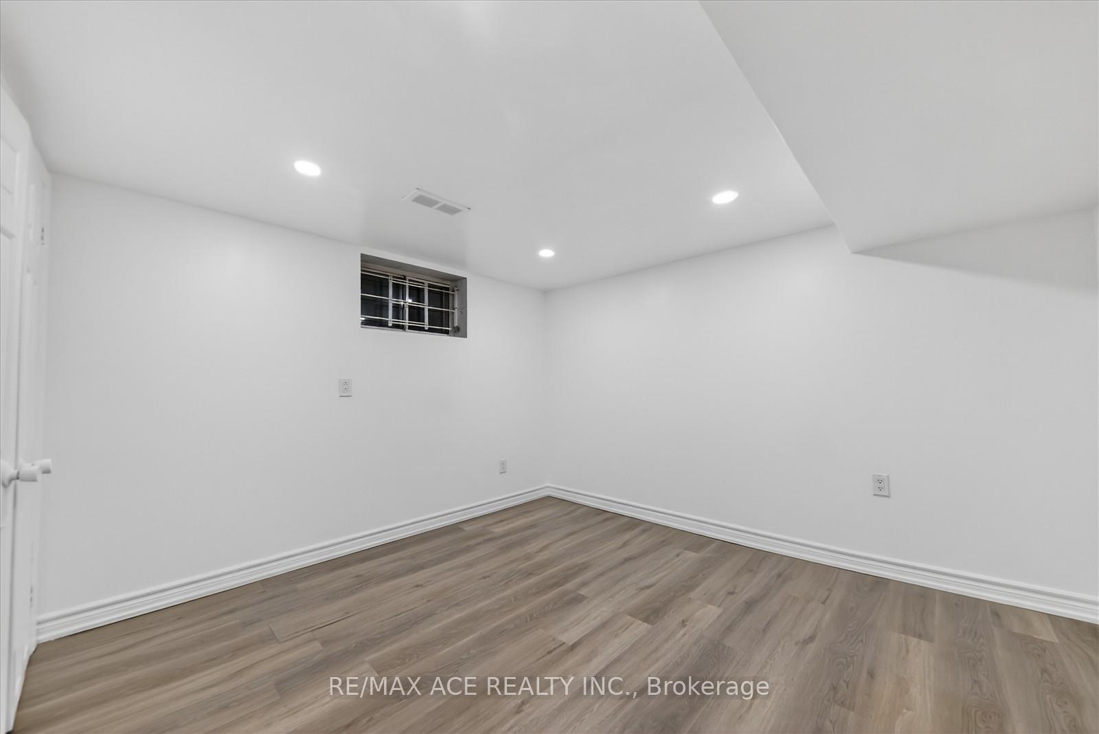 Photo 31 of 3 Macey Avenue, Scarborough, Oakridge — HOMEH