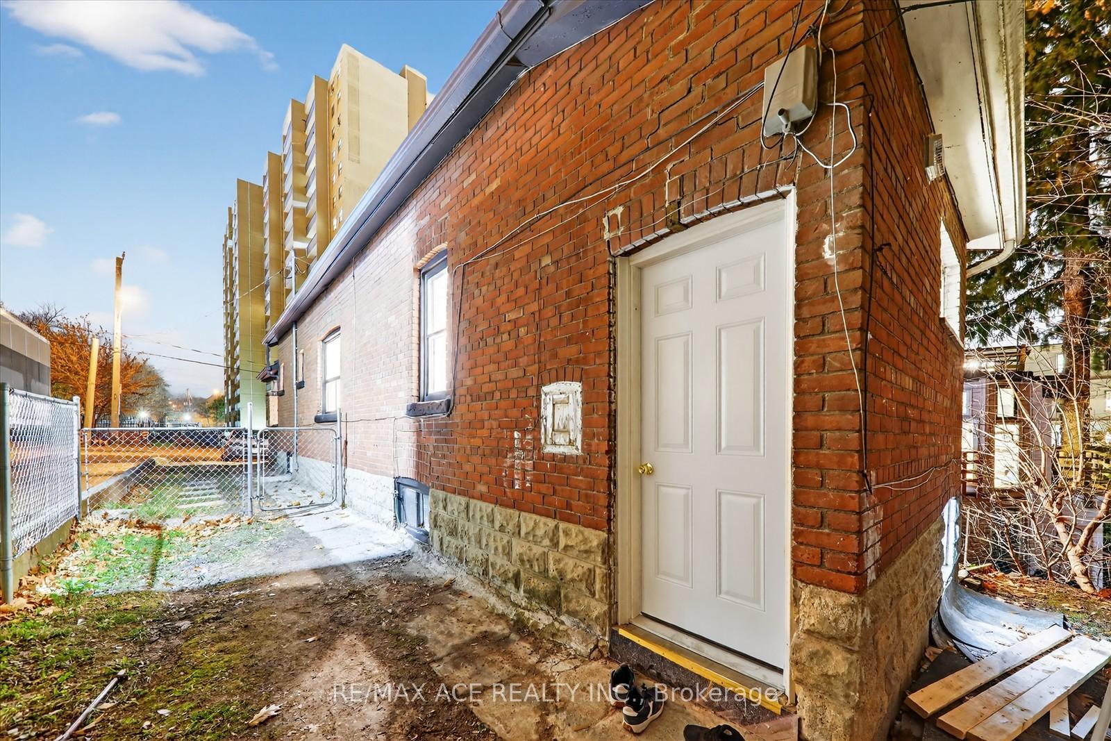 Photo 33 of 3 Macey Avenue, Scarborough, Oakridge — HOMEH