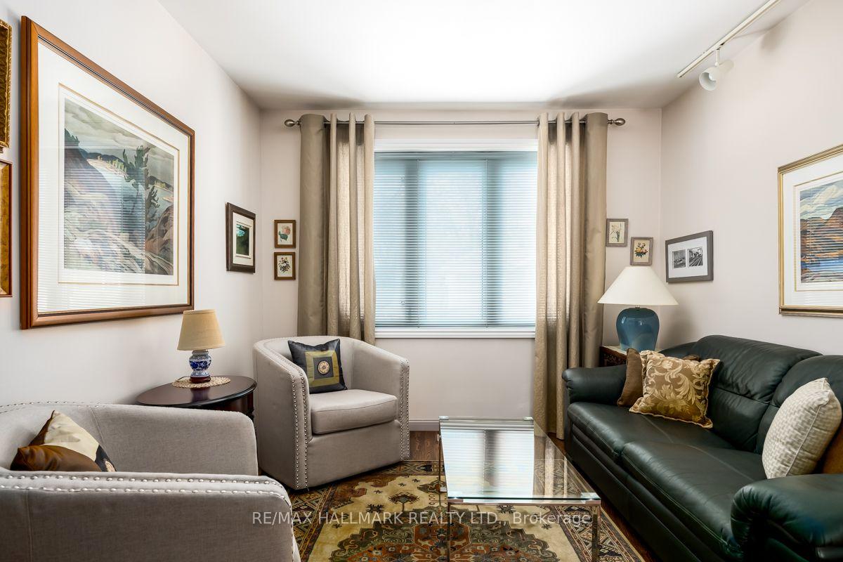 Photo 4 of 220 Linsmore Crescent, Toronto, Danforth Village-East York — HOMEH