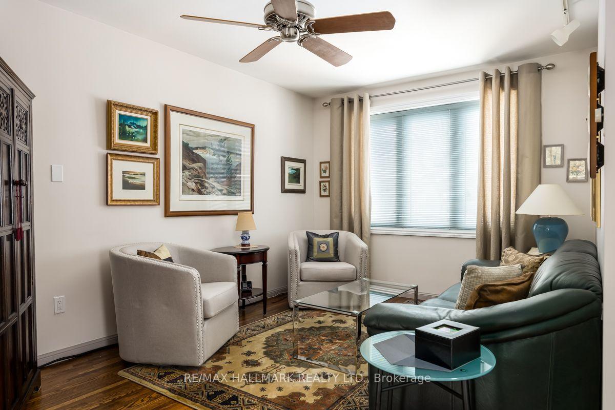 Photo 5 of 220 Linsmore Crescent, Toronto, Danforth Village-East York — HOMEH
