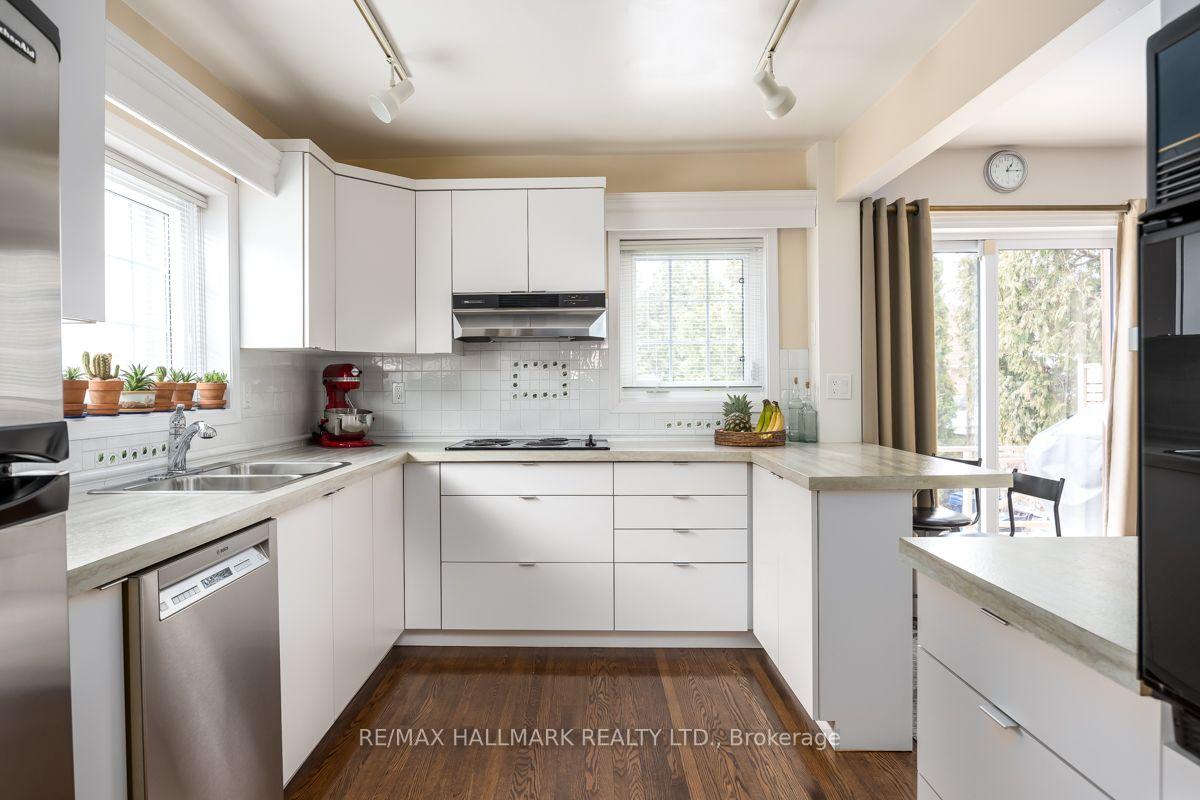 Photo 10 of 220 Linsmore Crescent, Toronto, Danforth Village-East York — HOMEH