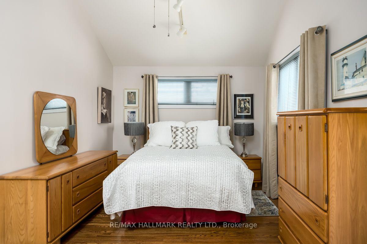 Photo 12 of 220 Linsmore Crescent, Toronto, Danforth Village-East York — HOMEH