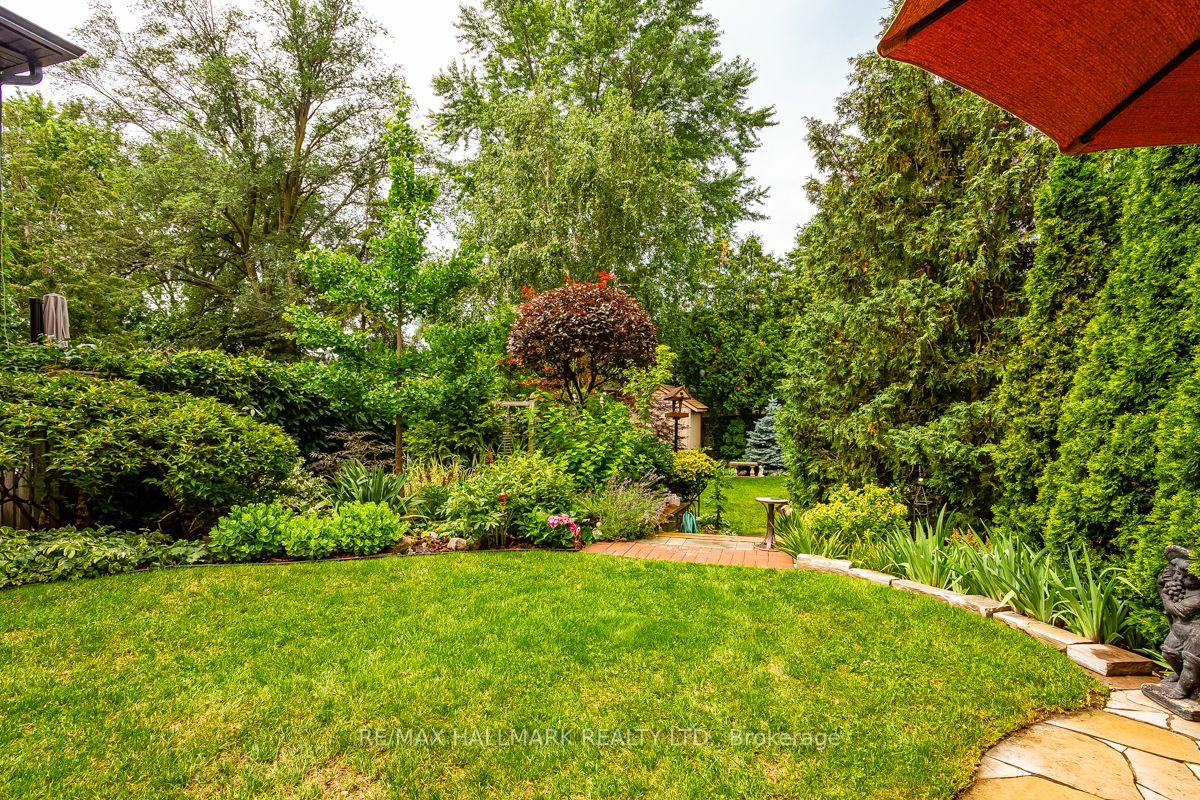 Photo 23 of 220 Linsmore Crescent, Toronto, Danforth Village-East York — HOMEH