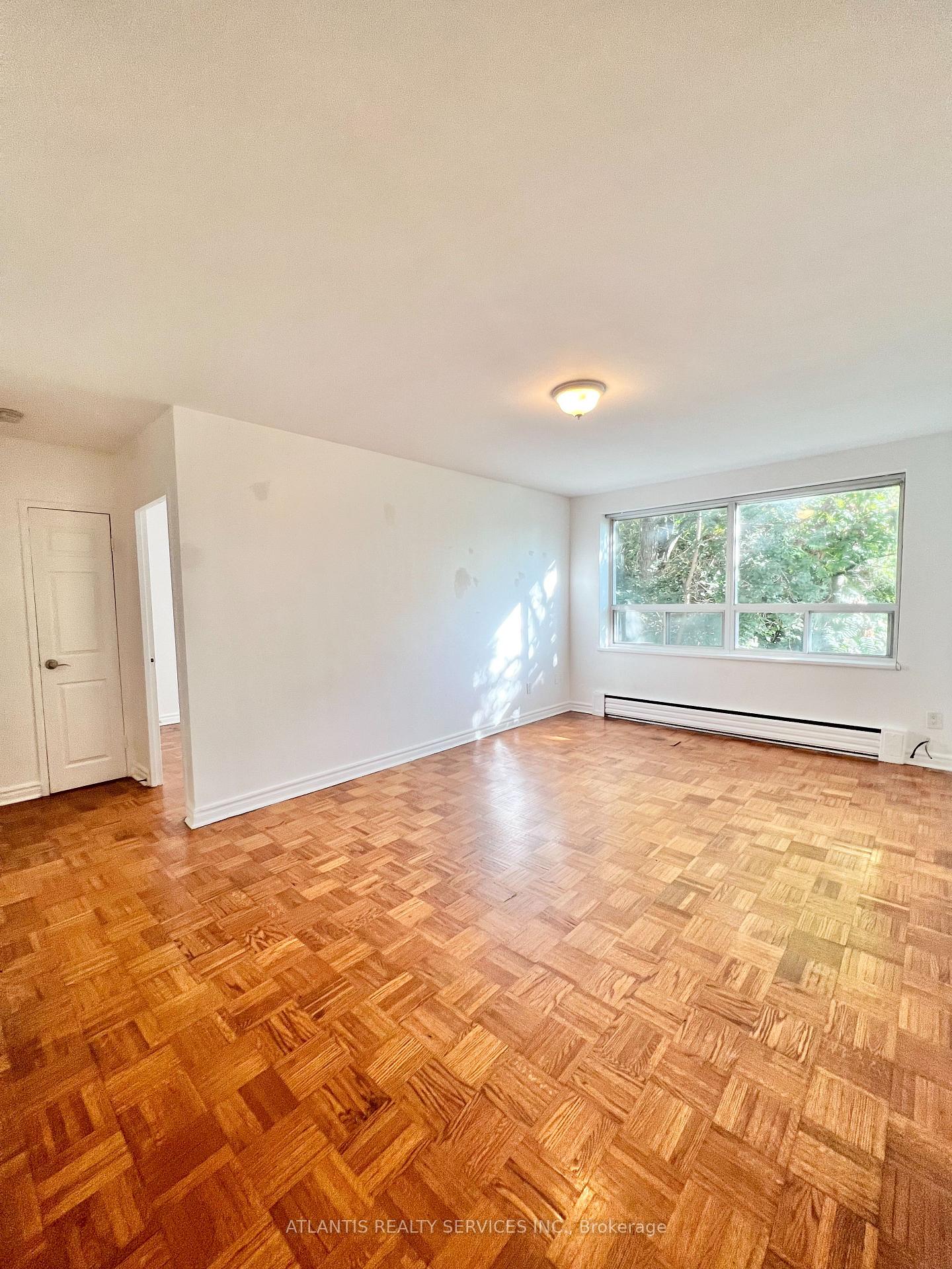 Photo 3 of Unit 304, 640 Davenport Road, Toronto, Casa Loma — HOMEH