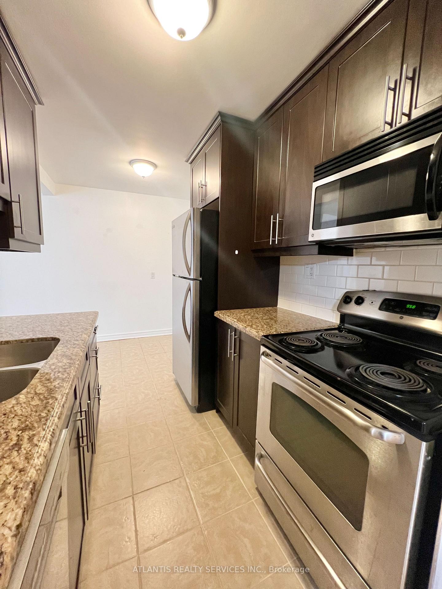 Photo 6 of Unit 304, 640 Davenport Road, Toronto, Casa Loma — HOMEH