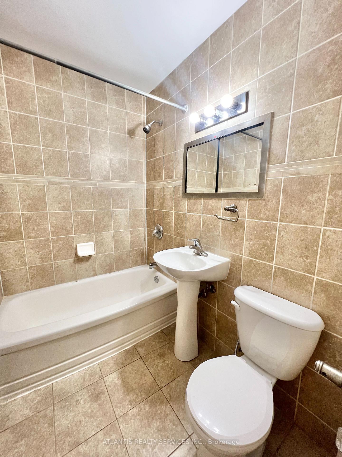 Photo 8 of Unit 304, 640 Davenport Road, Toronto, Casa Loma — HOMEH