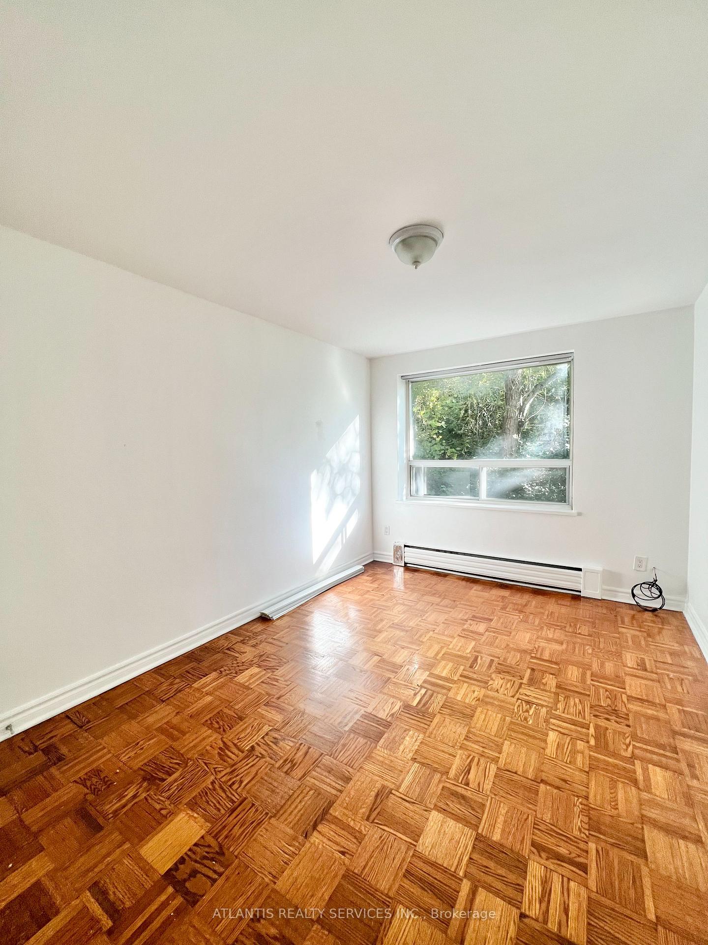 Photo 7 of Unit 304, 640 Davenport Road, Toronto, Casa Loma — HOMEH