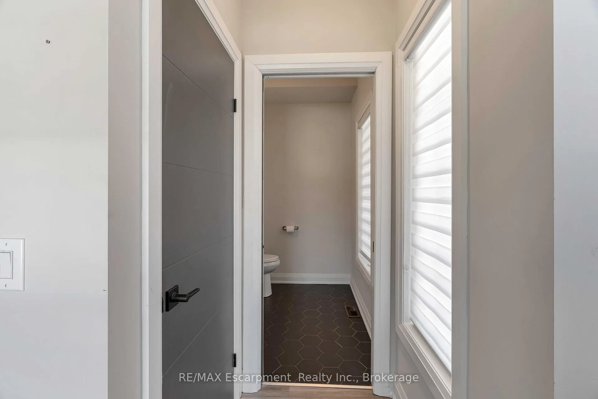 Photo 8 of 60 Park Avenue, St. Catharines, Secord Woods — HOMEH