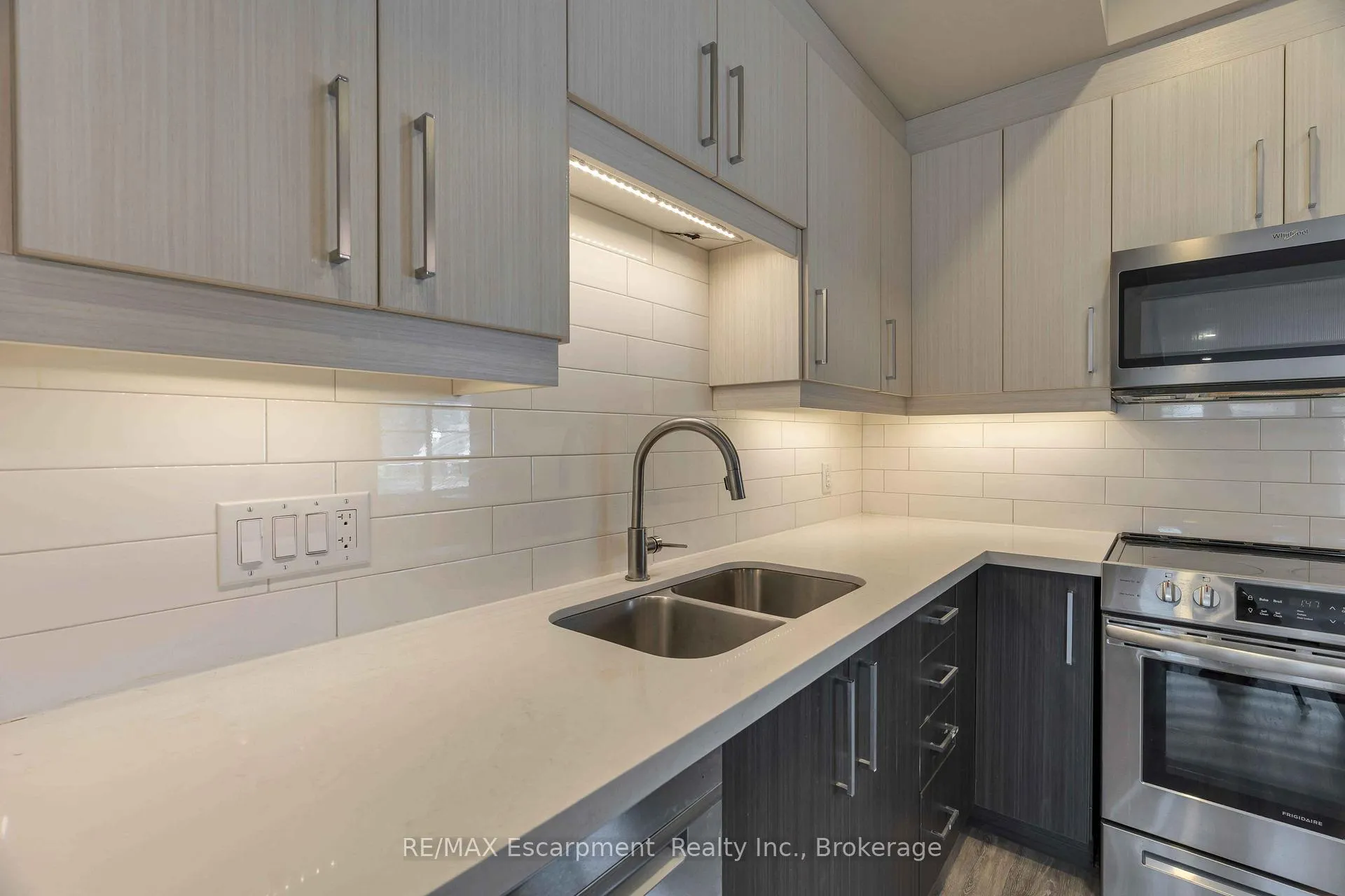 Photo 15 of 60 Park Avenue, St. Catharines, Secord Woods — HOMEH