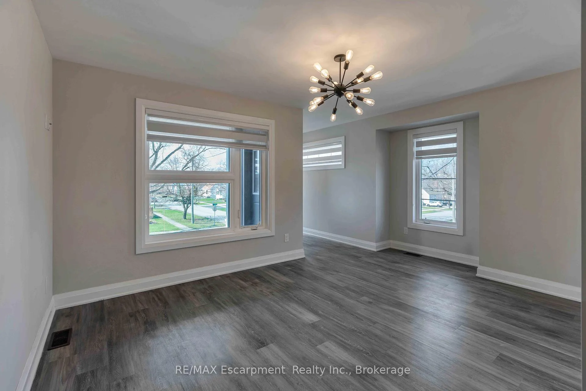 Photo 23 of 60 Park Avenue, St. Catharines, Secord Woods — HOMEH