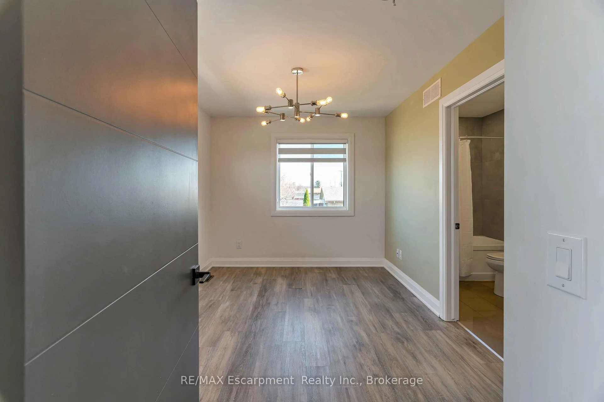 Photo 28 of 60 Park Avenue, St. Catharines, Secord Woods — HOMEH