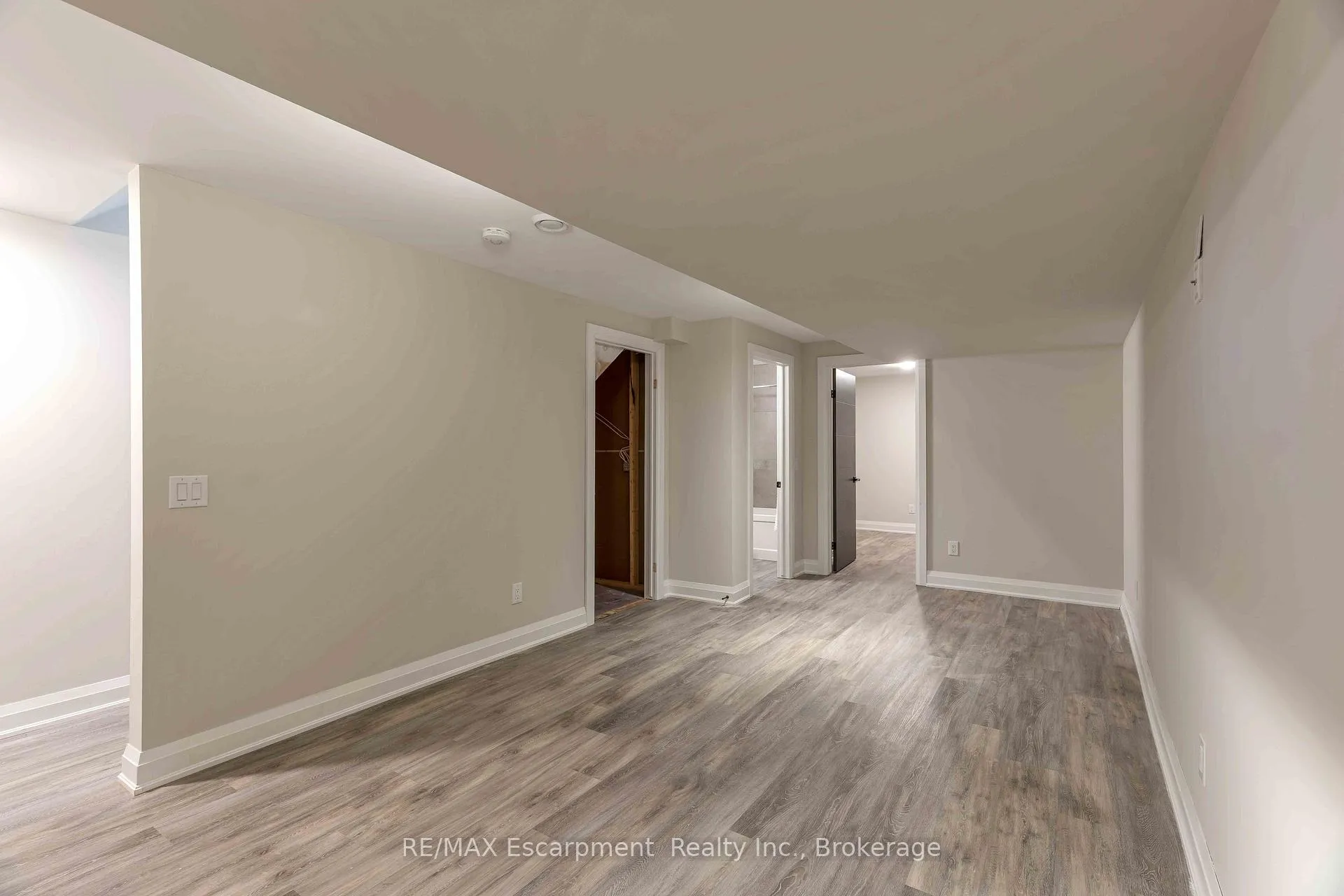 Photo 32 of 60 Park Avenue, St. Catharines, Secord Woods — HOMEH