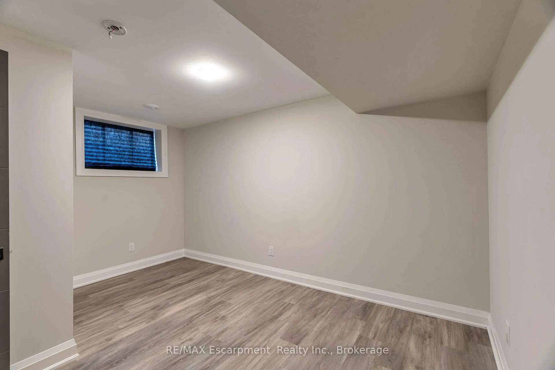 Photo 34 of 60 Park Avenue, St. Catharines, Secord Woods — HOMEH