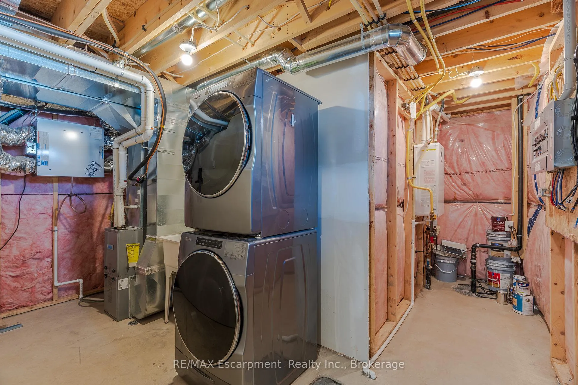 Photo 36 of 60 Park Avenue, St. Catharines, Secord Woods — HOMEH