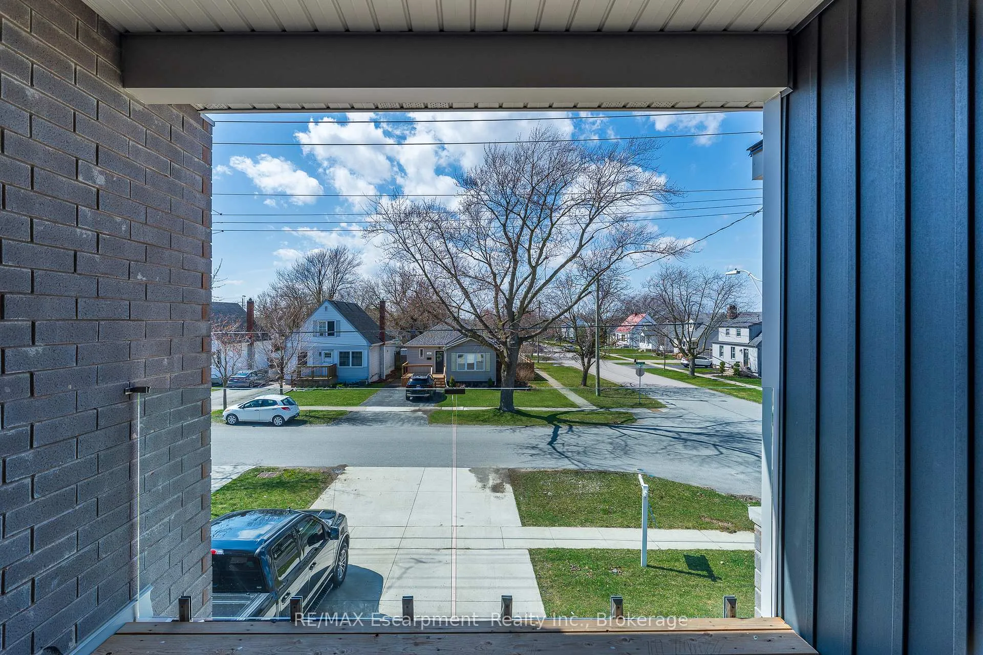 Photo 39 of 60 Park Avenue, St. Catharines, Secord Woods — HOMEH