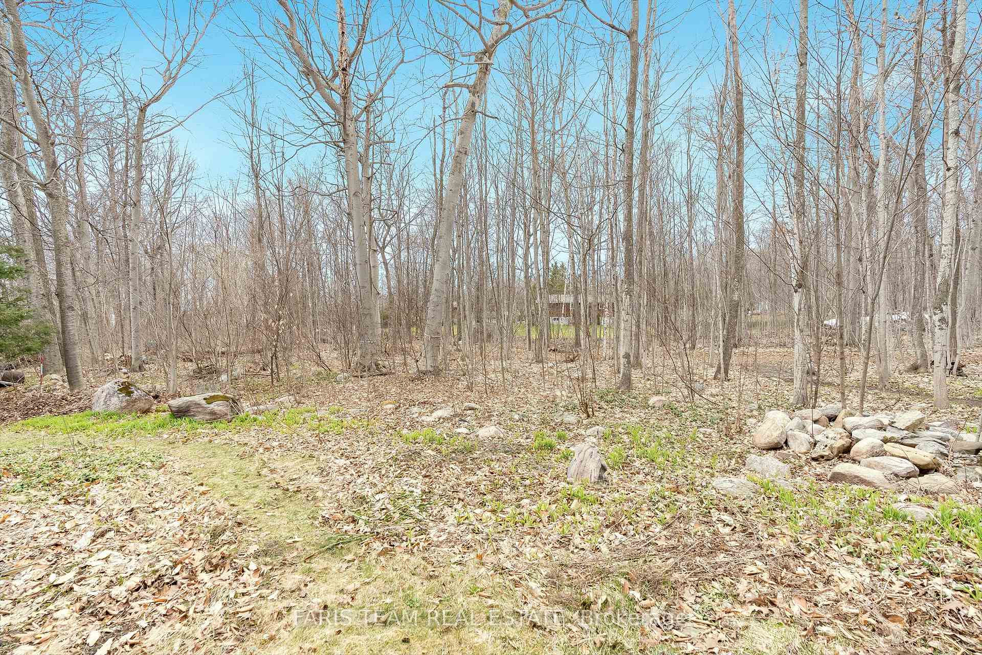Photo 17 of 20 Glen Cedar Drive, Tiny, Rural Tiny — HOMEH