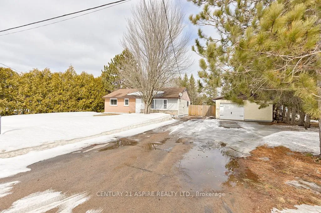 Photo 3 of 4 Charles Street, Petawawa — HOMEH