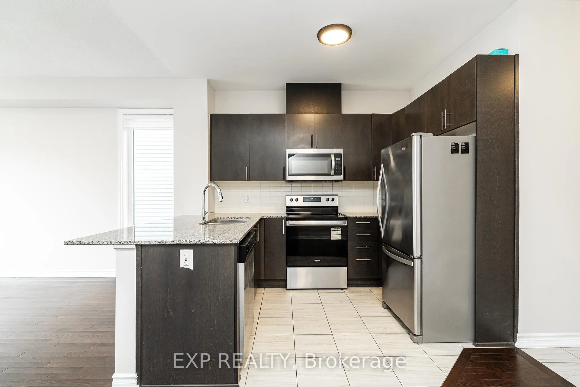 Photo 7 of 1168 Chapman Mills Drive, Ottawa, Barrhaven - Heritage Park — HOMEH
