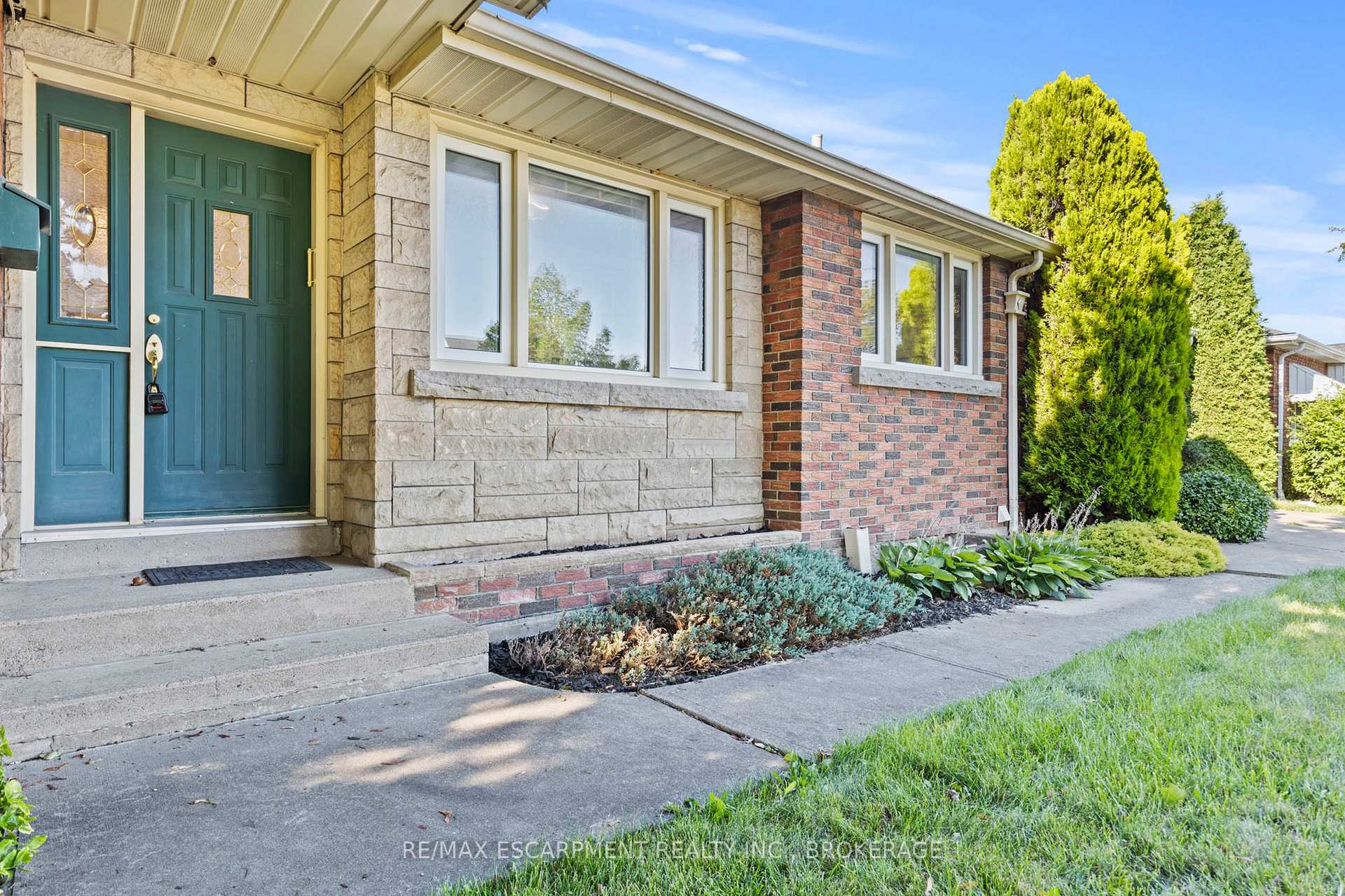 Photo 5 of 12 Broderick Avenue, Thorold, Thorold Downtown — HOMEH
