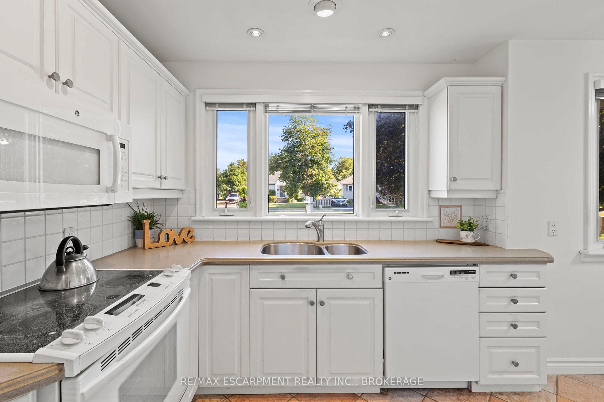 Photo 14 of 12 Broderick Avenue, Thorold, Thorold Downtown — HOMEH